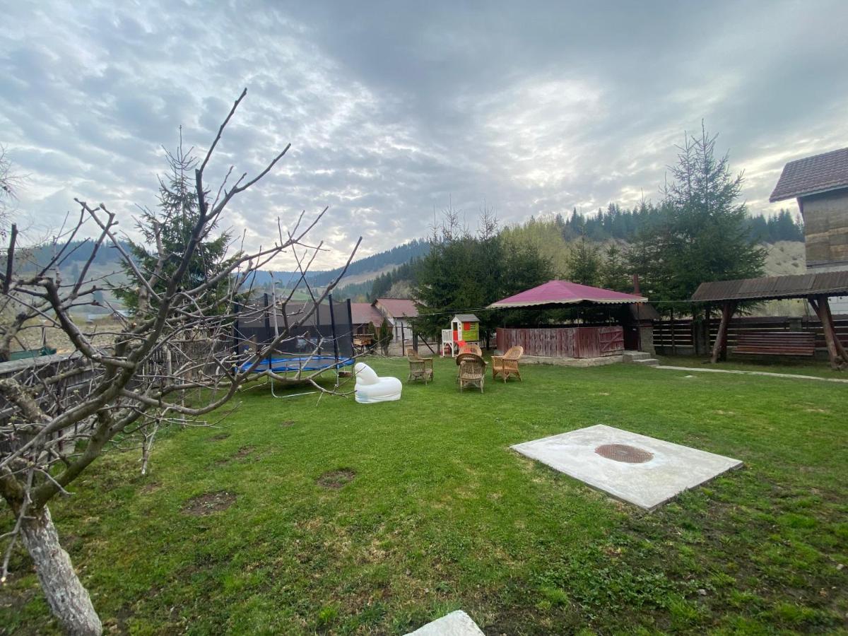 ホテル Casa Laur Mînăstirea Humorului エクステリア 写真